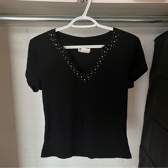 🌟2/$14🌟 y2k Studded Rhinestone V-Neck - Picture 2 of 6